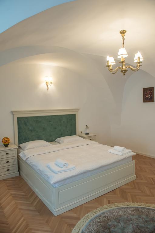 Baroc Apartments & Studio Sibiu Bagian luar foto