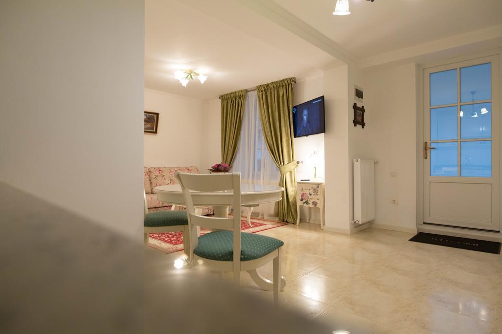 Baroc Apartments & Studio Sibiu Bagian luar foto